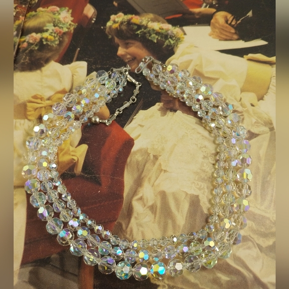 Austria Elegant Crystal Necklace - Picture 11 of 11